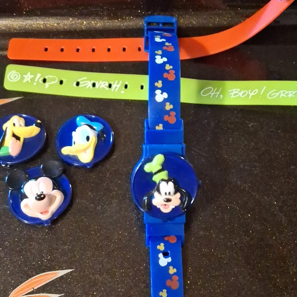 Disney Kids Character Watch Set Mckey Goofy Pluto Donald Adjustable Digital